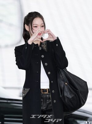 【フォト】ALLDAY PROJECTアニー「VERSACEのショーに行ってきます」