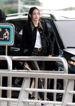 【フォト】ALLDAY PROJECTアニー「VERSACEのショーに行ってきます」