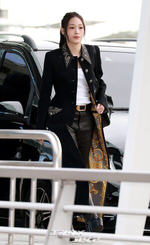 【フォト】ALLDAY PROJECTアニー「VERSACEのショーに行ってきます」