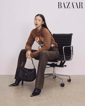 【フォト】ハン・ヘジン、トップモデルのオーラぷんぷん…ETROのアイテムを完ぺきに着こなす