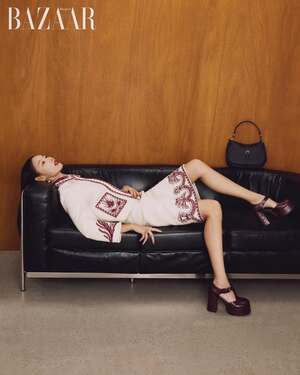 【フォト】ハン・ヘジン、トップモデルのオーラぷんぷん…ETROのアイテムを完ぺきに着こなす