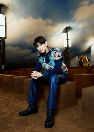 【フォト】Stray Kidsスンミンとチョン・ウンチェ、BURBERRYのショーに出席