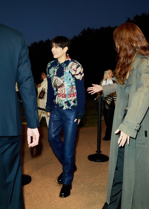 【フォト】Stray Kidsスンミンとチョン・ウンチェ、BURBERRYのショーに出席