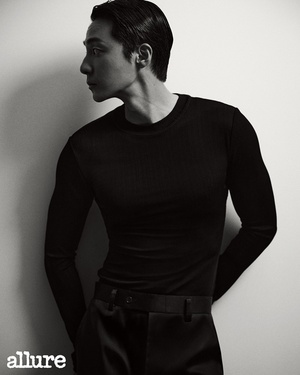 【フォト】ロイ・キム、多彩な着こなしで洗練された雰囲気