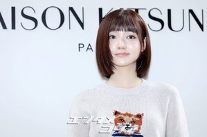 【フォト】KiiiKiiiハウム＆ジユ、一緒にハートのポーズ