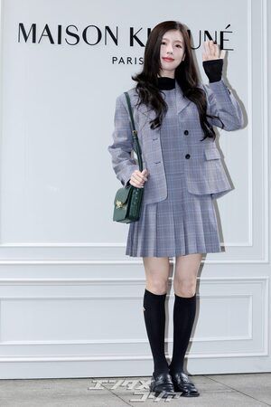 【フォト】i-dleミヨン、スクール・ルックで隙のない美しさ