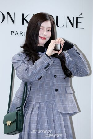 【フォト】i-dleミヨン、スクール・ルックで隙のない美しさ