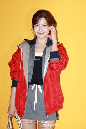 【フォト】ラブリーなチョ・アラム、赤いジャンパーがおしゃれ