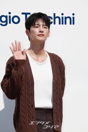 【フォト】ソ・イングク、「秋の男」の魅力的なウインク