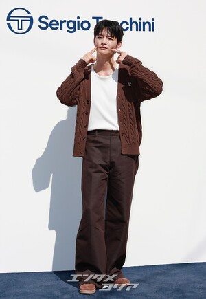 【フォト】ソ・イングク、「秋の男」の魅力的なウインク