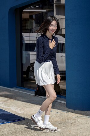 【フォト】パク・ジヒョン、スポーティーなスタイリング