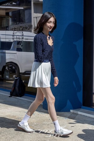 【フォト】パク・ジヒョン、スポーティーなスタイリング