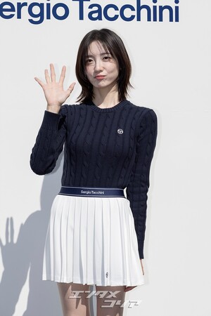 【フォト】パク・ジヒョン、スポーティーなスタイリング