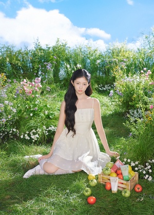 IVEレイ、ヴィーガン・スキンケア・ブランドのイメキャラに…女神のような姿披露