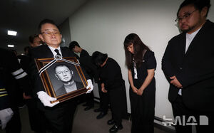 【フォト】『ギャグコンサート』収録現場でもチョン・ユソンさんに「お別れ」