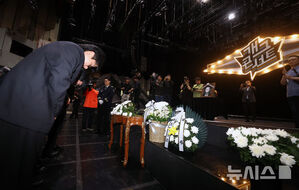 【フォト】『ギャグコンサート』収録現場でもチョン・ユソンさんに「お別れ」