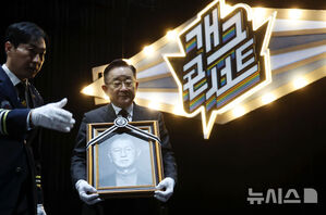 【フォト】『ギャグコンサート』収録現場でもチョン・ユソンさんに「お別れ」