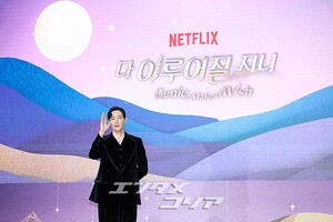 【フォト】黒でおしゃれに決めたノ・サンヒョン…別格のオーラ