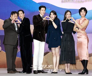 【フォト】キム・ウビン×スジ×アン・ウンジン×ノ・サンヒョンら、『魔法のランプにお願い』のキャストたち