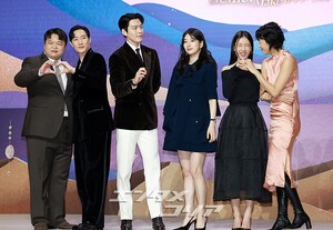 【フォト】キム・ウビン×スジ×アン・ウンジン×ノ・サンヒョンら、『魔法のランプにお願い』のキャストたち