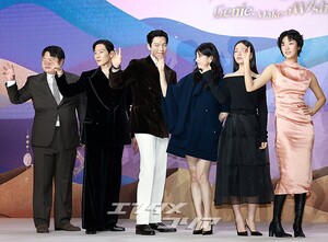 【フォト】キム・ウビン×スジ×アン・ウンジン×ノ・サンヒョンら、『魔法のランプにお願い』のキャストたち