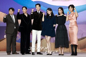 【フォト】キム・ウビン×スジ×アン・ウンジン×ノ・サンヒョンら、『魔法のランプにお願い』のキャストたち