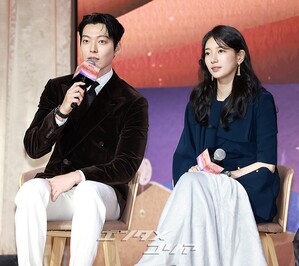 【フォト】キム・ウビン×スジ×アン・ウンジン×ノ・サンヒョンら、『魔法のランプにお願い』のキャストたち