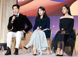 【フォト】キム・ウビン×スジ×アン・ウンジン×ノ・サンヒョンら、『魔法のランプにお願い』のキャストたち