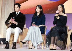 【フォト】キム・ウビン×スジ×アン・ウンジン×ノ・サンヒョンら、『魔法のランプにお願い』のキャストたち