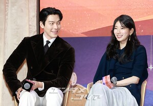 【フォト】キム・ウビン×スジ×アン・ウンジン×ノ・サンヒョンら、『魔法のランプにお願い』のキャストたち