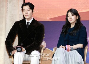 【フォト】キム・ウビン×スジ×アン・ウンジン×ノ・サンヒョンら、『魔法のランプにお願い』のキャストたち