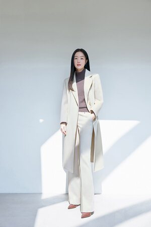 【フォト】ハン・ソナ、静かで都会的な雰囲気