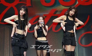 【フォト】izna、6人組に再編してから初の音楽活動…強烈に変身