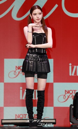 【フォト】iznaマイ、胸キュンの美しさ