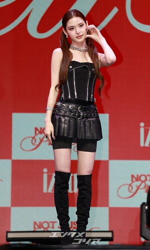 【フォト】iznaマイ、胸キュンの美しさ