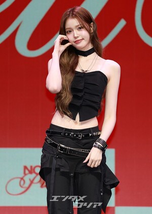 【フォト】iznaチョン・セビ、あふれる愛らしさ