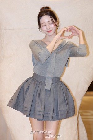 【フォト】ふんわりミニスカ姿のITZYユナ、バービー人形のようなビジュアル