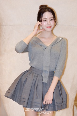 【フォト】ふんわりミニスカ姿のITZYユナ、バービー人形のようなビジュアル