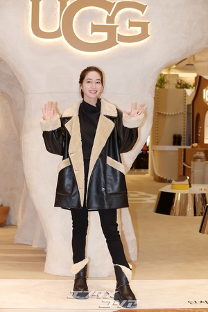 【フォト】イ・ミンジョンは早くも冬ムード…コート姿で美しさアピール