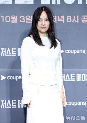 【フォト】『ジャスト・メイクアップ』制作発表会に登場したMCイ・ヒョリと審査員たち