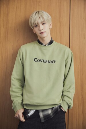 【フォト】TXTスビン「COVERNAT」新アンバサダーに…爽やかキャンパス男子