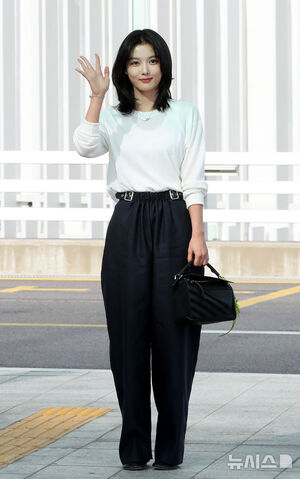 【フォト】キム・ユジョン、LOEWEのショーに出席するためパリへ