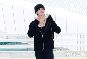 【フォト】ファッションショー出席のためパリに向かうSEVENTEENジョシュア