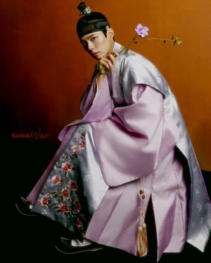 【フォト】韓服姿のパク・ボゴム、うっとりするようなビジュアル