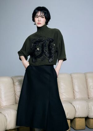 【フォト】ソン・ヘギョ、深まる美しさ…MICHAAの冬コーデで中性的＆フェミニンな魅力アピール