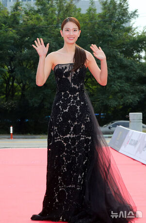 【フォト】IU＆チュウ＆キム・ミンハ＆ソヒョンら、ソウル・ドラマ・アワードを輝かせたスターたち