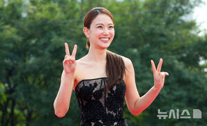 【フォト】IU＆チュウ＆キム・ミンハ＆ソヒョンら、ソウル・ドラマ・アワードを輝かせたスターたち