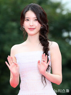 【フォト】IU＆チュウ＆キム・ミンハ＆ソヒョンら、ソウル・ドラマ・アワードを輝かせたスターたち