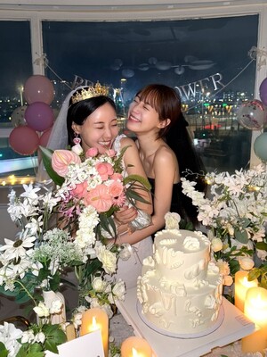 【フォト】ホ・ヨンジ、実姉ホ・ソンヨンの結婚を祝うブライダルシャワー…美しい姉妹