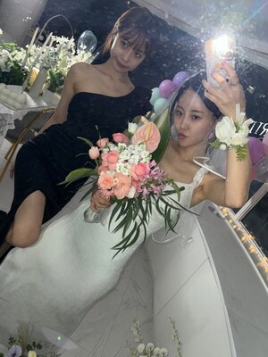 【フォト】ホ・ヨンジ、実姉ホ・ソンヨンの結婚を祝うブライダルシャワー…美しい姉妹